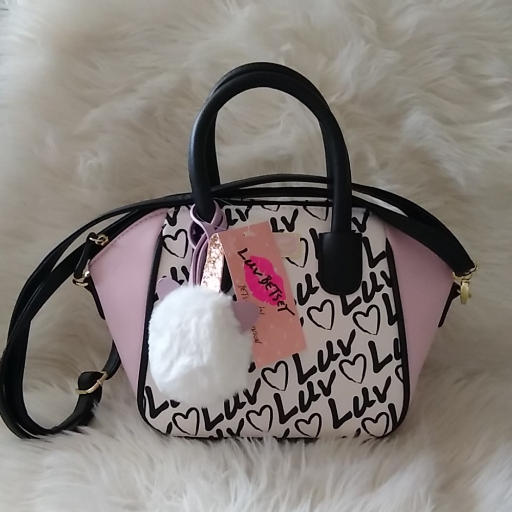 🆕Luv Betsey Johnson satchel bag💗